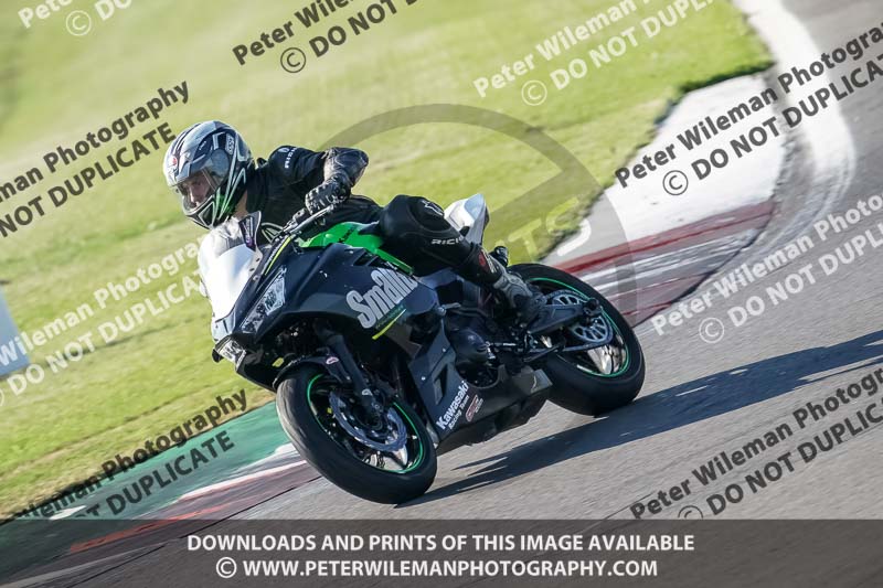 donington no limits trackday;donington park photographs;donington trackday photographs;no limits trackdays;peter wileman photography;trackday digital images;trackday photos